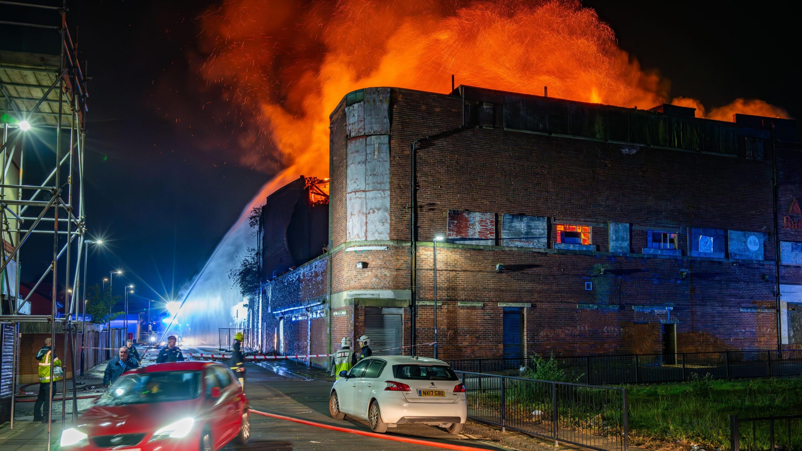 Hartlepool Fire Today: Heavy Crews Respond to Large Blaze in Hartlepool, England as Emergency Services Clear Area
