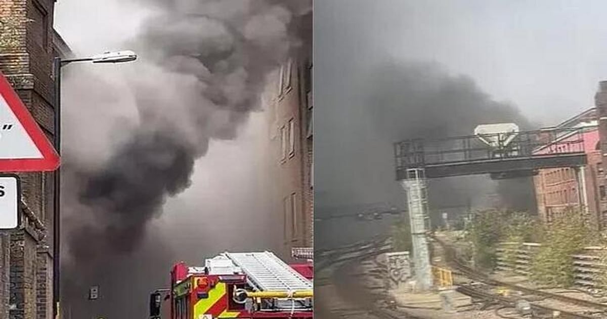 London Bridge Fire Today: Emergency Services Respond to Major Blaze Near Historic Landmark as Commuters Face Significant Delays Across City